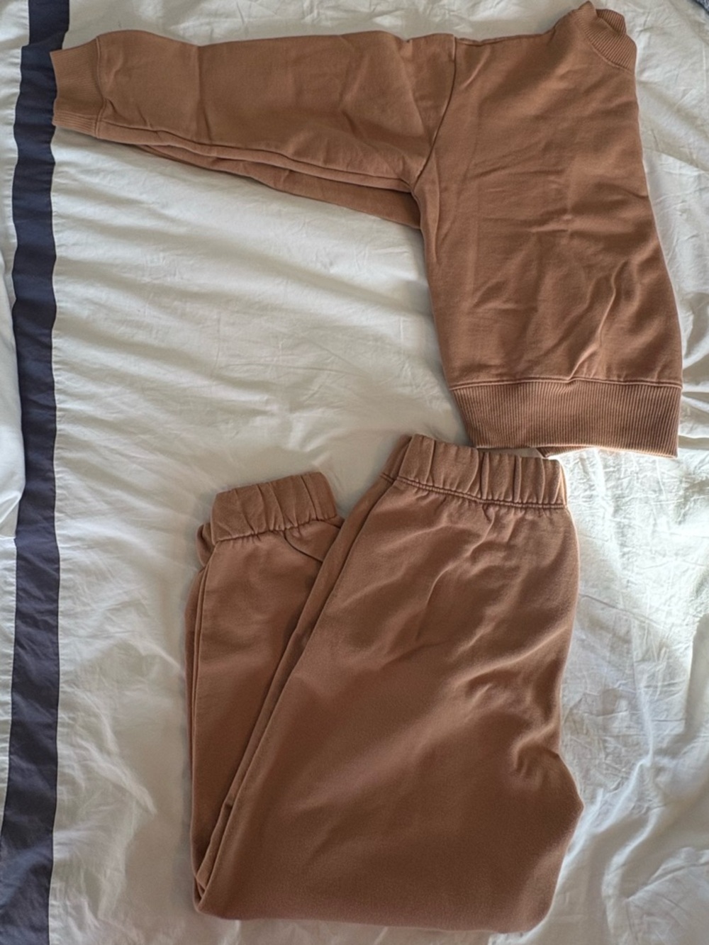 A New Day Cozy Brown Sweatshirt and Jogger Set